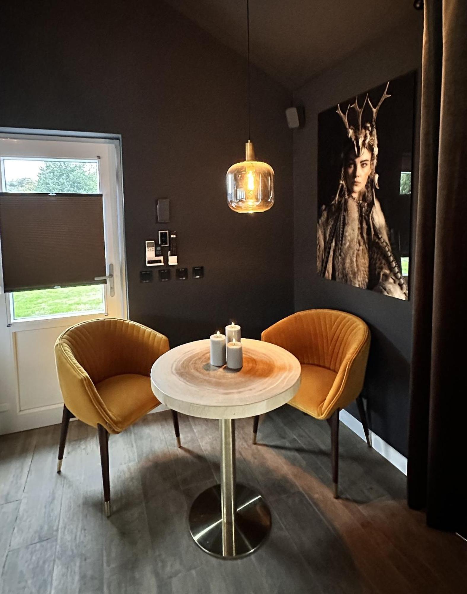 Wellness Tuin - Ultieme Partner Beleving - St Hubertus Suite Met Jacuzzi ,Openhaard, Prive Hottub En Prive Sauna In Jachthut Stijl Horst Exteriör bild