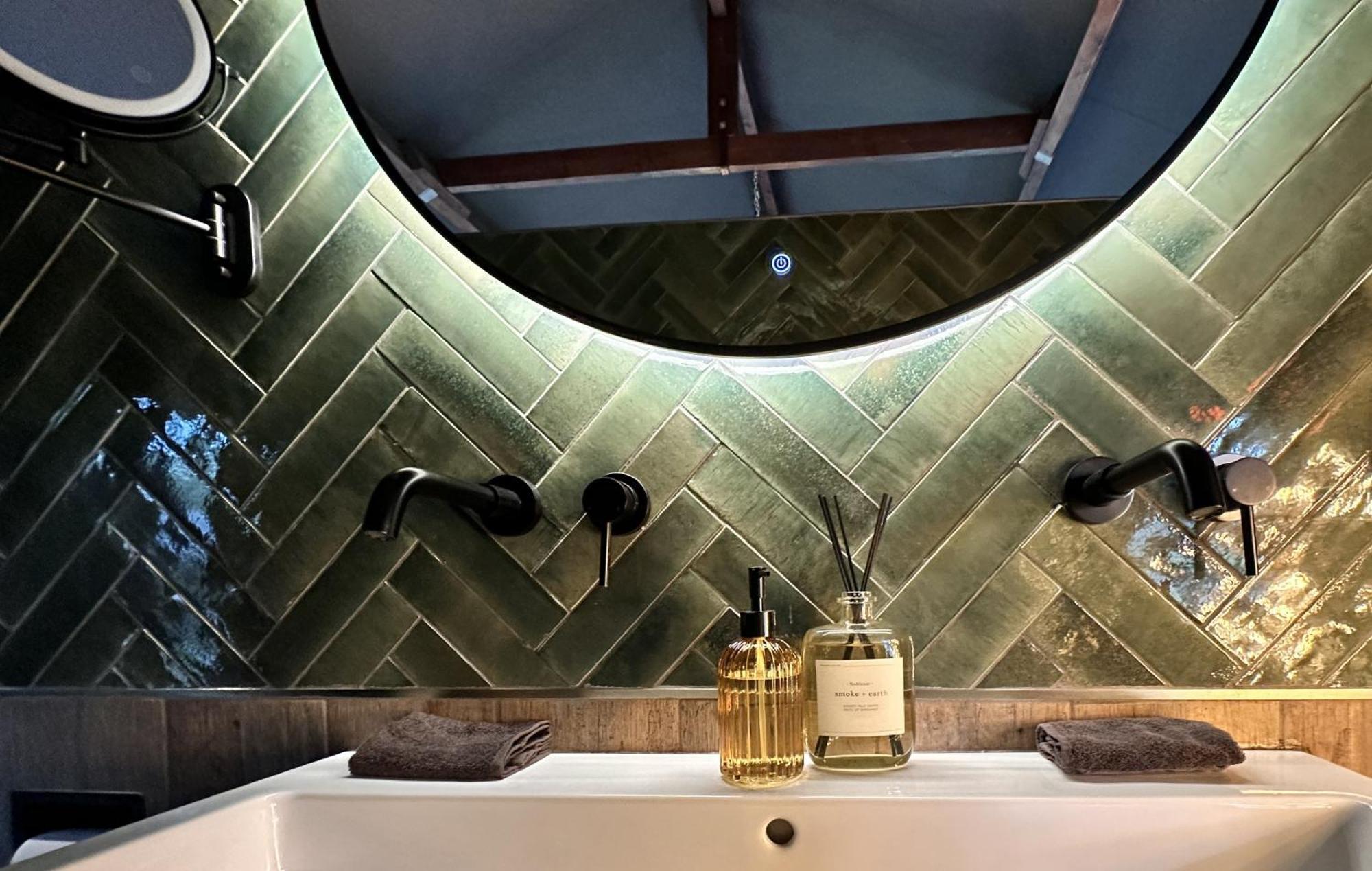 Wellness Tuin - Ultieme Partner Beleving - St Hubertus Suite Met Jacuzzi ,Openhaard, Prive Hottub En Prive Sauna In Jachthut Stijl Horst Exteriör bild